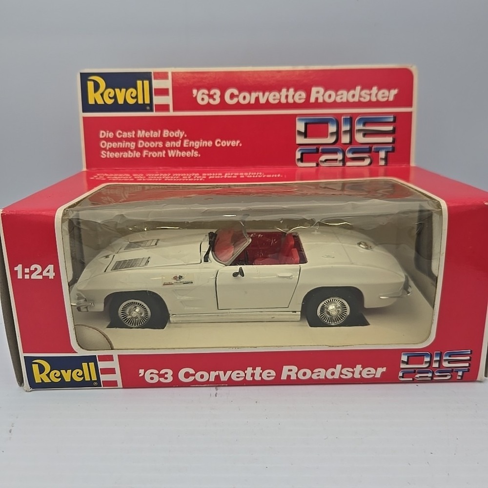 Revell‎ Die Cast Metal Body '63 White Corvette Roadster 1:24 Scale Vintage 1989